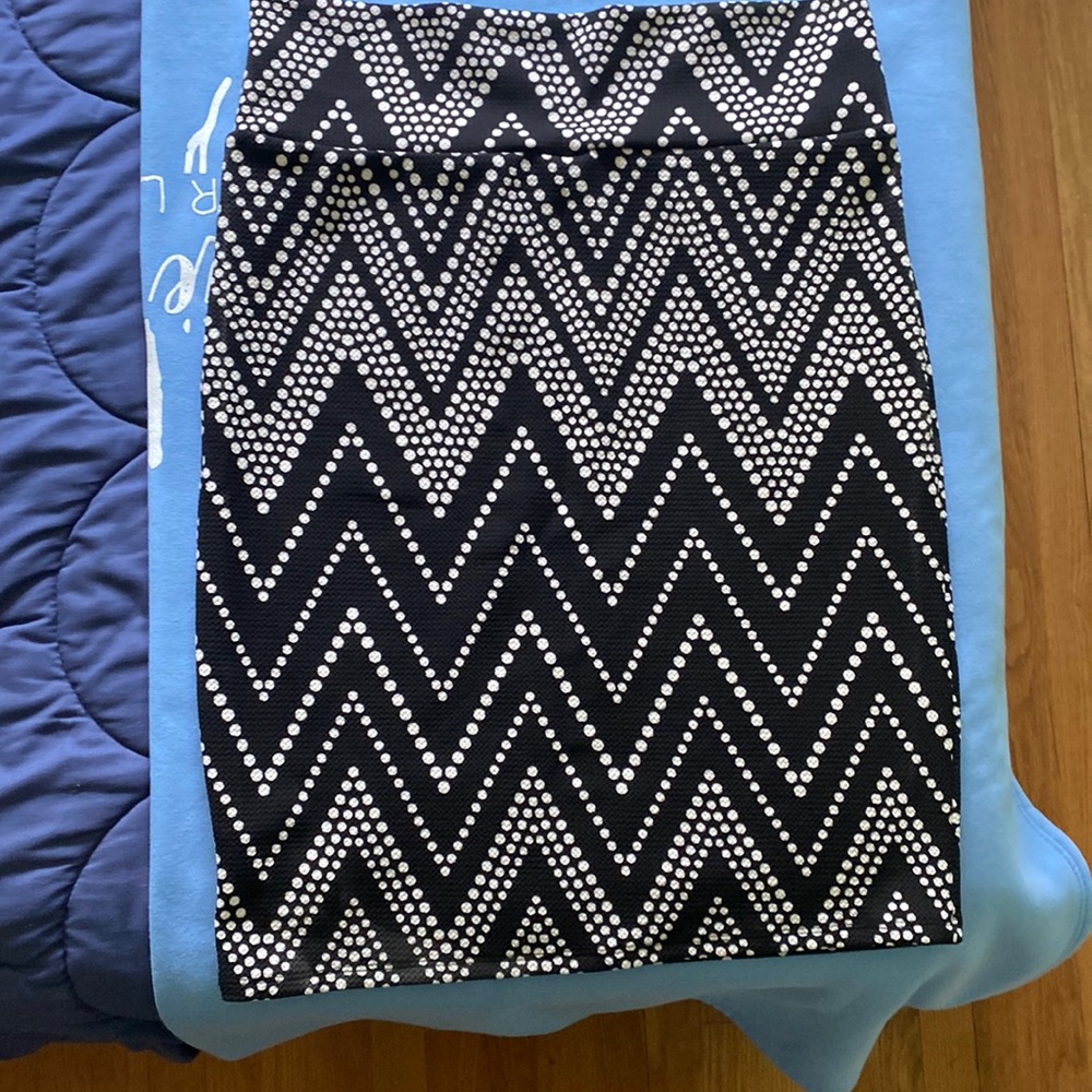 LuLaRoe Cassie stretchy pencil skirt - worn once